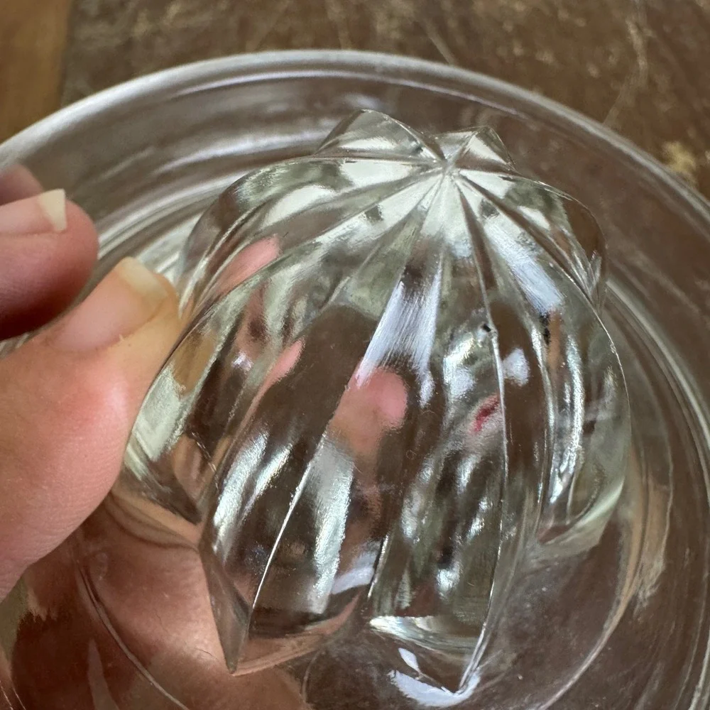 Vintage Federal Glass Citrus‎ Juicer Hand Press Reamer Fruit Juice Squeezer